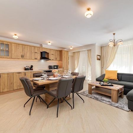 Deluxe And Central Garden Apartment ヴァルナ エクステリア 写真