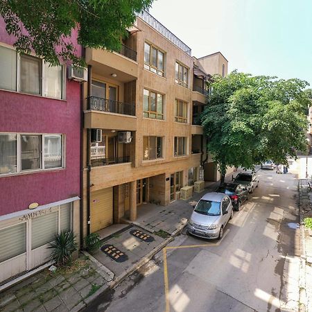 Deluxe And Central Garden Apartment ヴァルナ エクステリア 写真