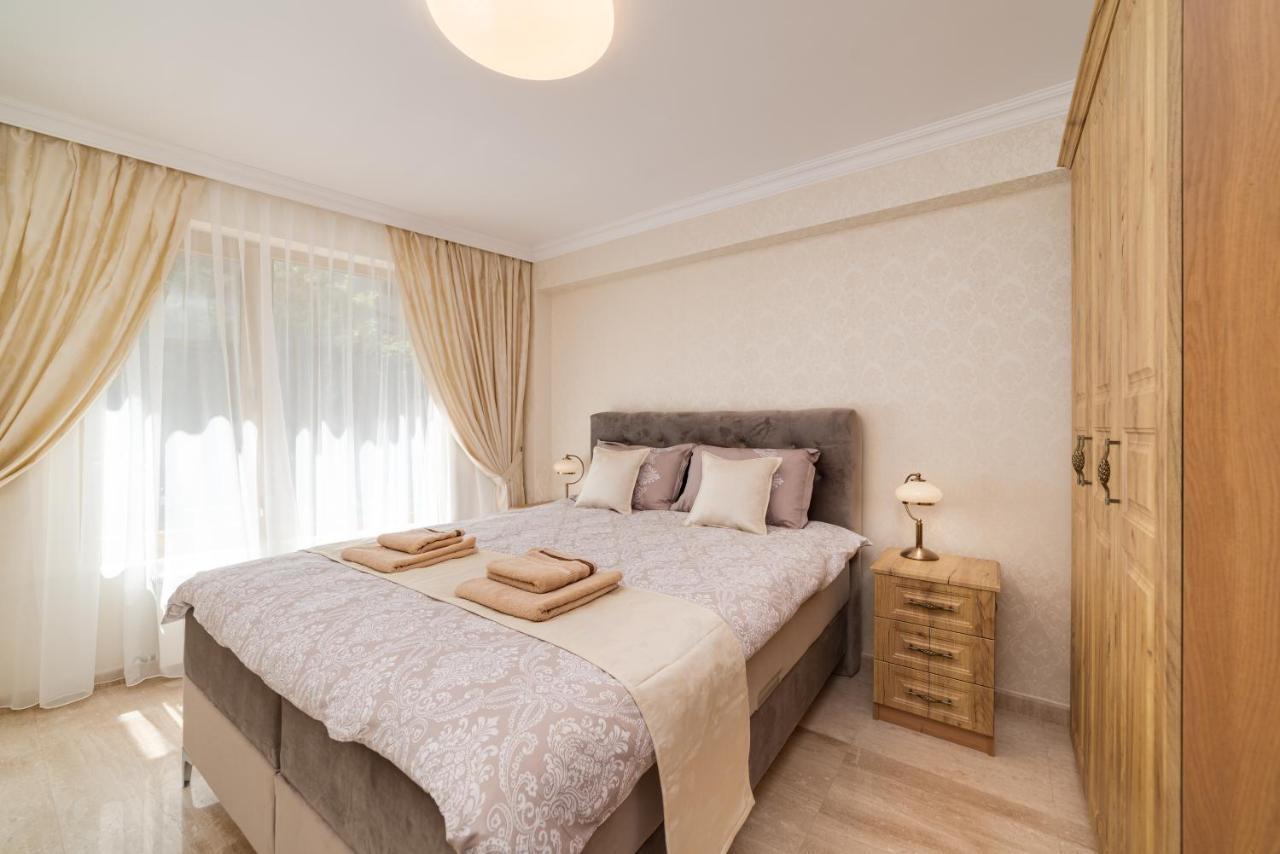 Deluxe And Central Garden Apartment ヴァルナ エクステリア 写真