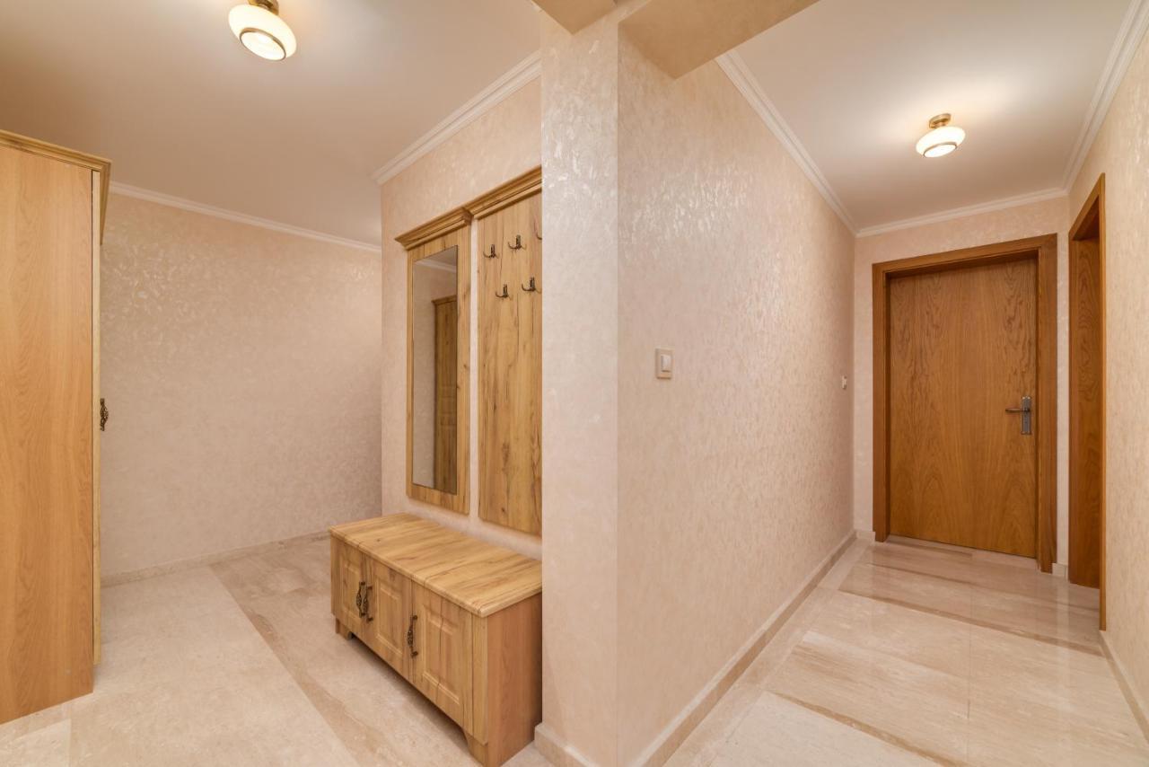 Deluxe And Central Garden Apartment ヴァルナ エクステリア 写真