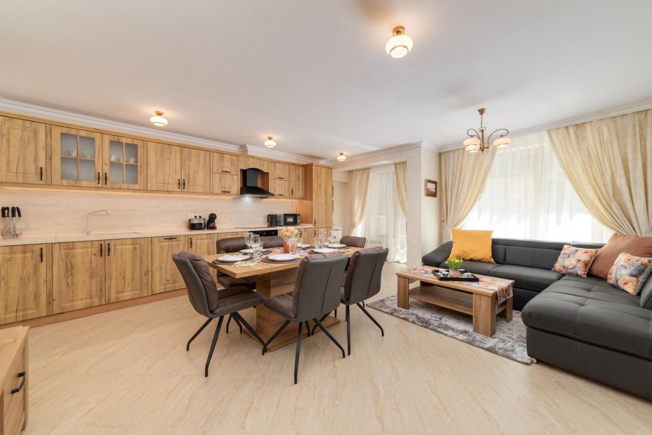 Deluxe And Central Garden Apartment ヴァルナ エクステリア 写真
