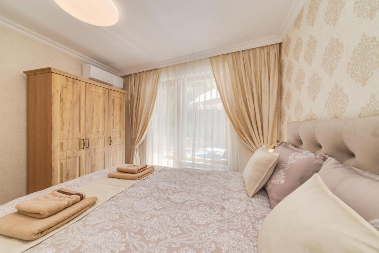 Deluxe And Central Garden Apartment ヴァルナ エクステリア 写真