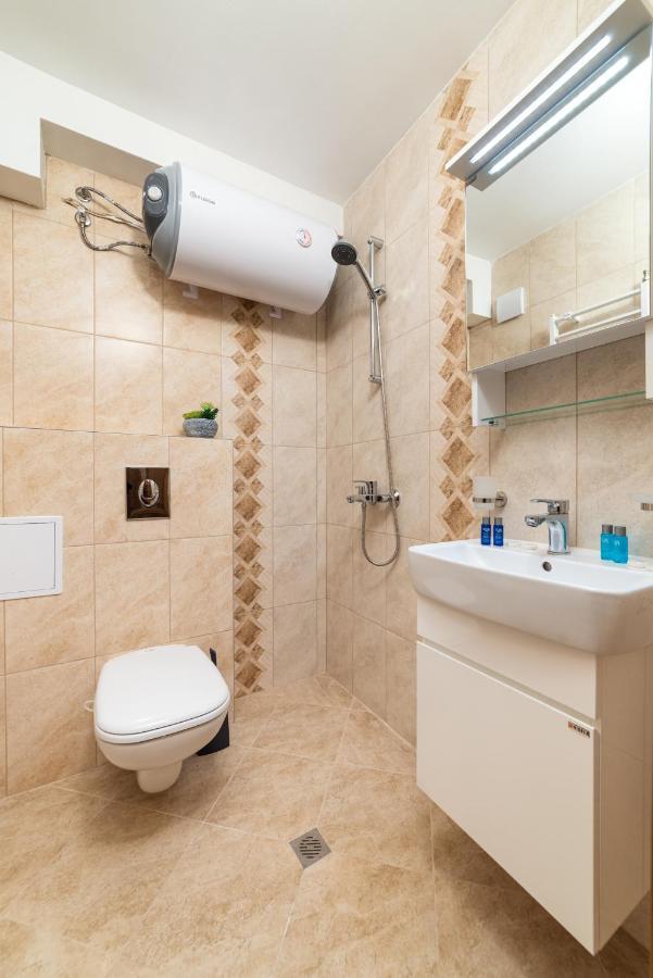 Deluxe And Central Garden Apartment ヴァルナ エクステリア 写真