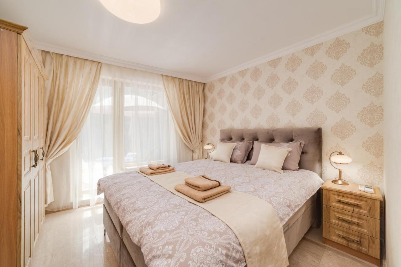 Deluxe And Central Garden Apartment ヴァルナ エクステリア 写真