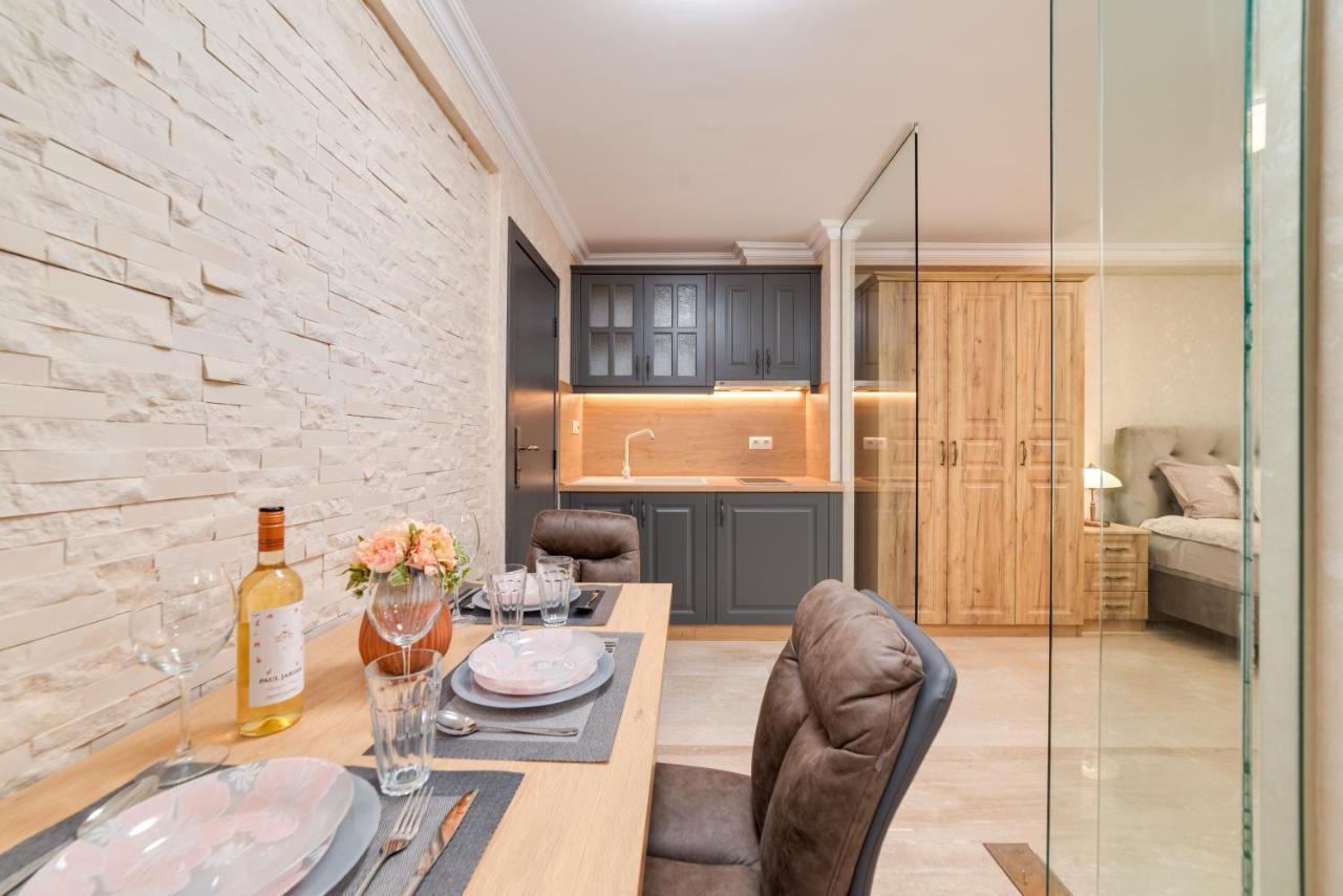 Deluxe And Central Garden Apartment ヴァルナ エクステリア 写真