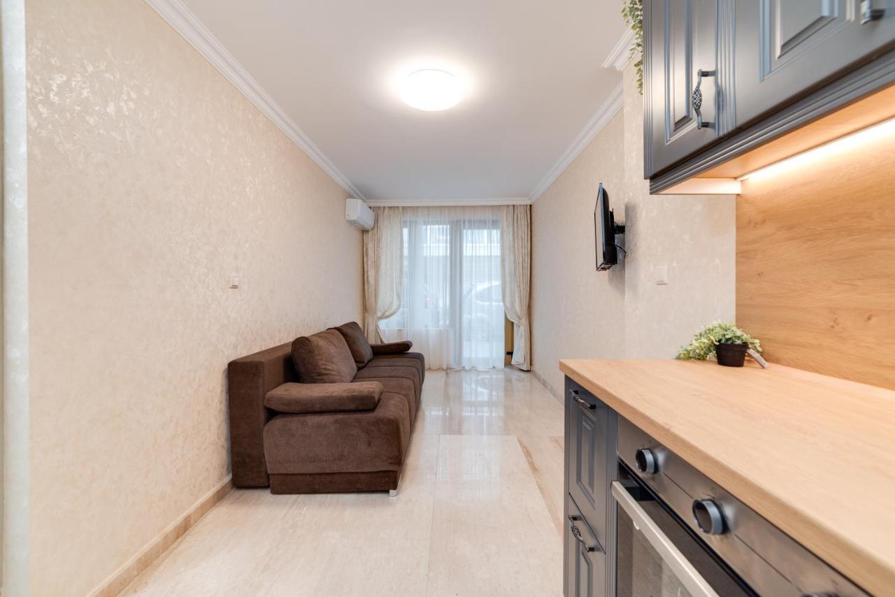 Deluxe And Central Garden Apartment ヴァルナ エクステリア 写真